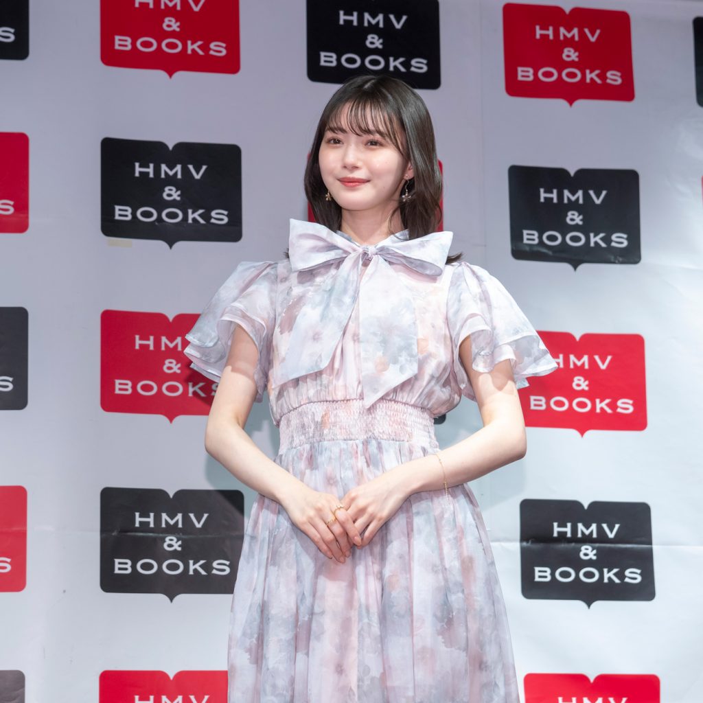 市川美織が2nd写真集「果汁29%」(玄光社)発売記念取材会に出席