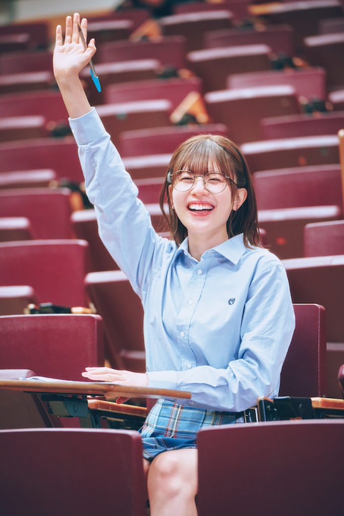 日向坂46・松田好花 1st写真集「振り向いて」/撮影:岡本武志/講談社