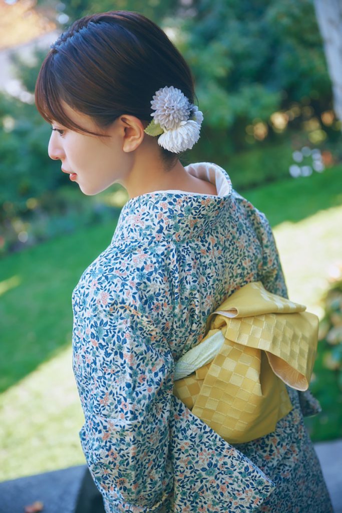 日向坂46・松田好花 1st写真集「振り向いて」/撮影:岡本武志/講談社