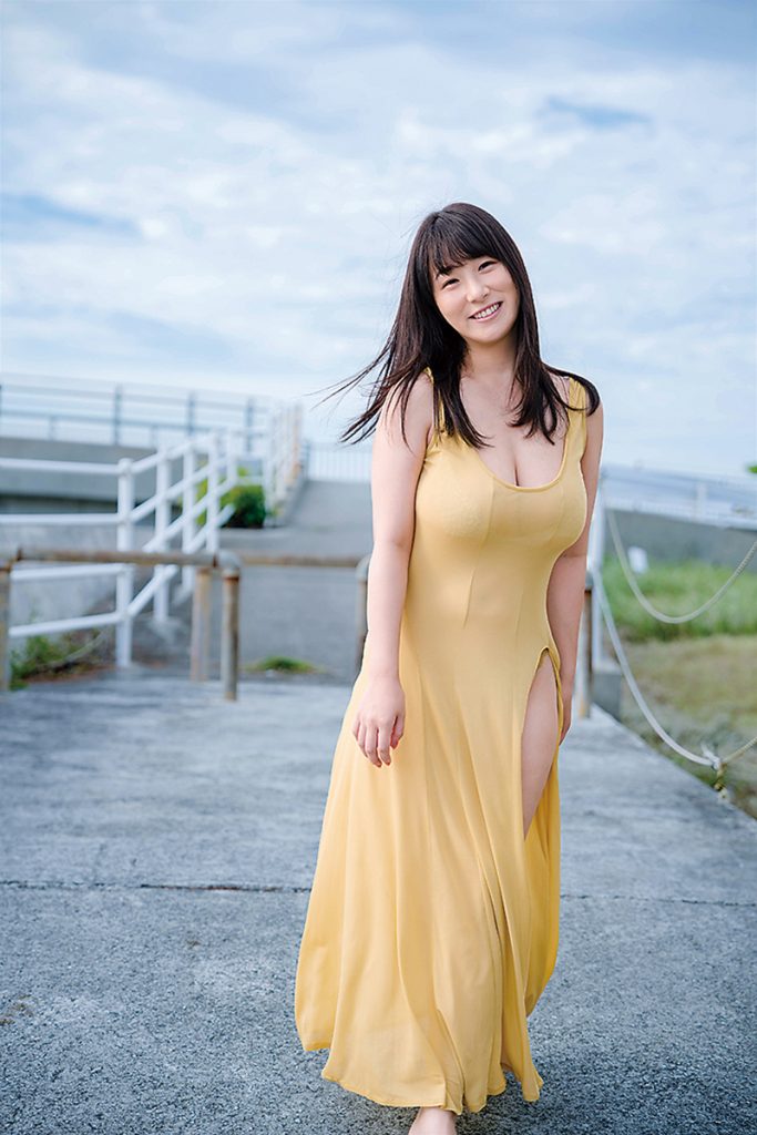 グラビアアイドル桐山瑠衣イメージDVD&Blu-ray「瑠衣にのぼせて」より