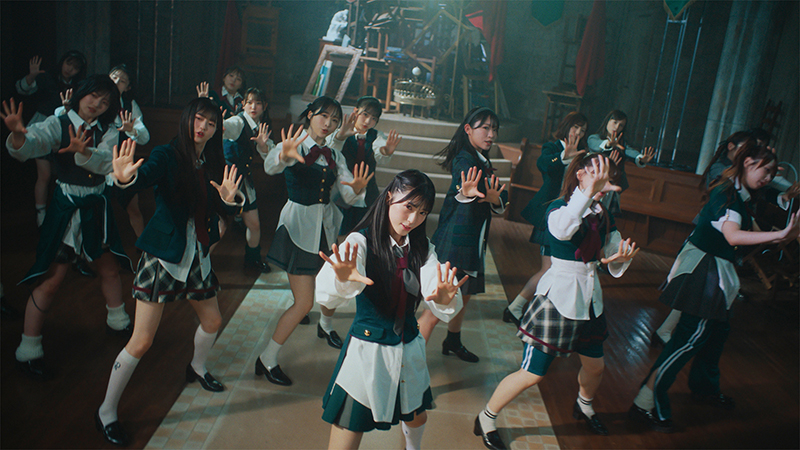 AKB48 64thシングル『恋 詰んじゃった』MVより