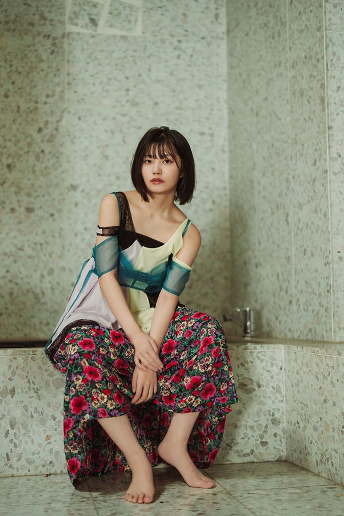 「blt graph.vol.103」の表紙&巻頭を飾る乃木坂46中西アルノ