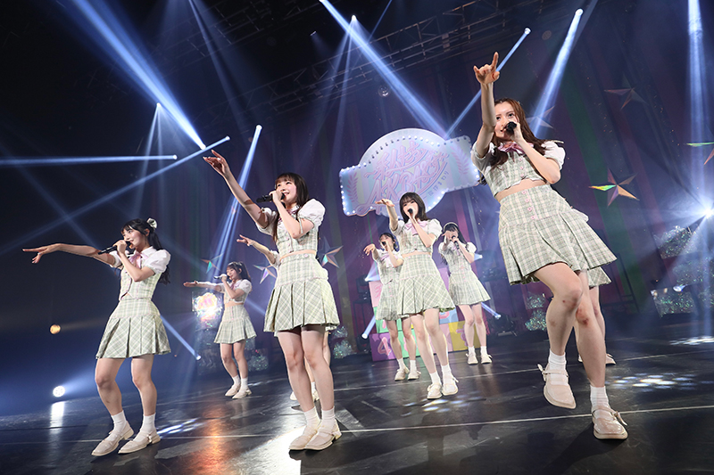 「AKB48 17期生昇格記念LIVE!新メンバーあいさつまわり ~私たち、AKB48です~」より