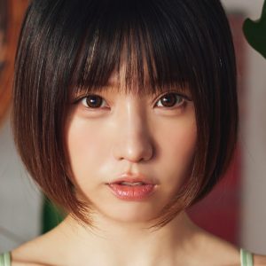 えなこに見つめられて思わずドキッ！ 涼しげなビキニ姿に「めちゃくちゃカワイイ」「キレイ」「お肌が美しい」