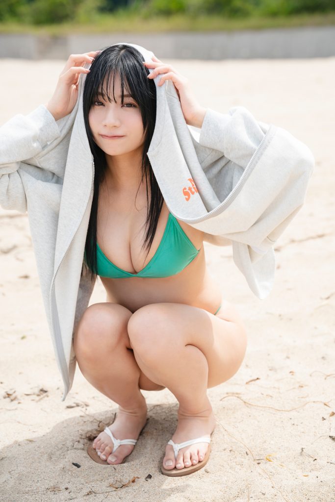 神山みれい1st写真集『時間紀行』より