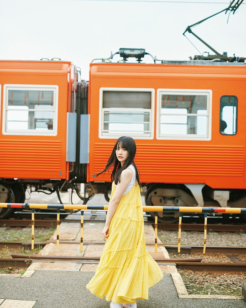STU48中村舞1st写真集『嫌いの反対』より