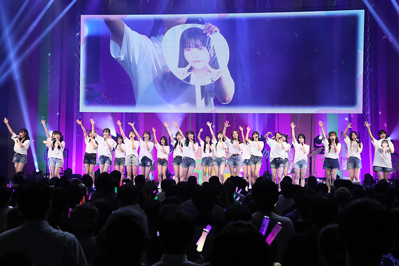 『AKB48 17期生昇格記念LIVE!新メンバー挨拶まわり~私たち、AKB48 です~』より