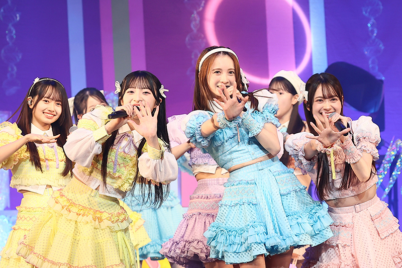 『AKB48 17期生昇格記念LIVE!新メンバー挨拶まわり~私たち、AKB48 です~』より