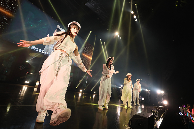 『AKB48 17期生昇格記念LIVE!新メンバー挨拶まわり~私たち、AKB48 です~』より