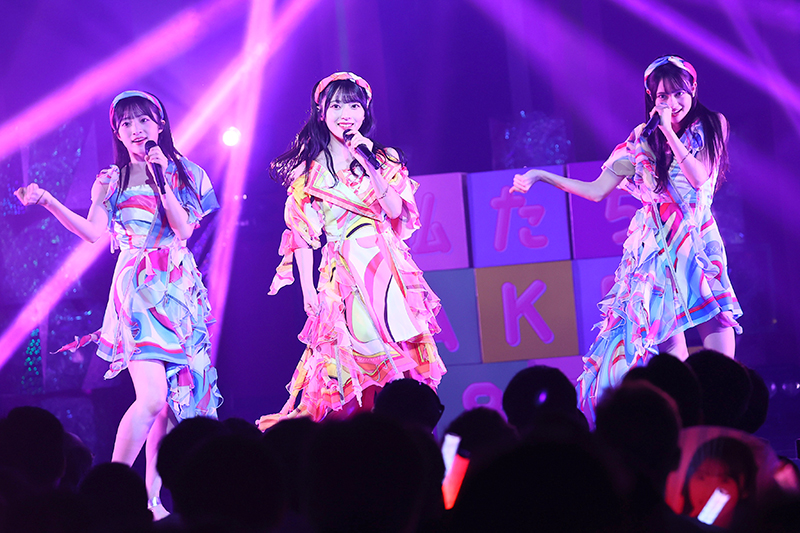 『AKB48 17期生昇格記念LIVE!新メンバー挨拶まわり~私たち、AKB48 です~』より