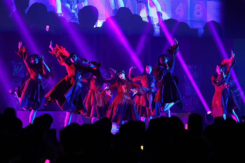 『AKB48 17期生昇格記念LIVE!新メンバー挨拶まわり~私たち、AKB48 です~』より