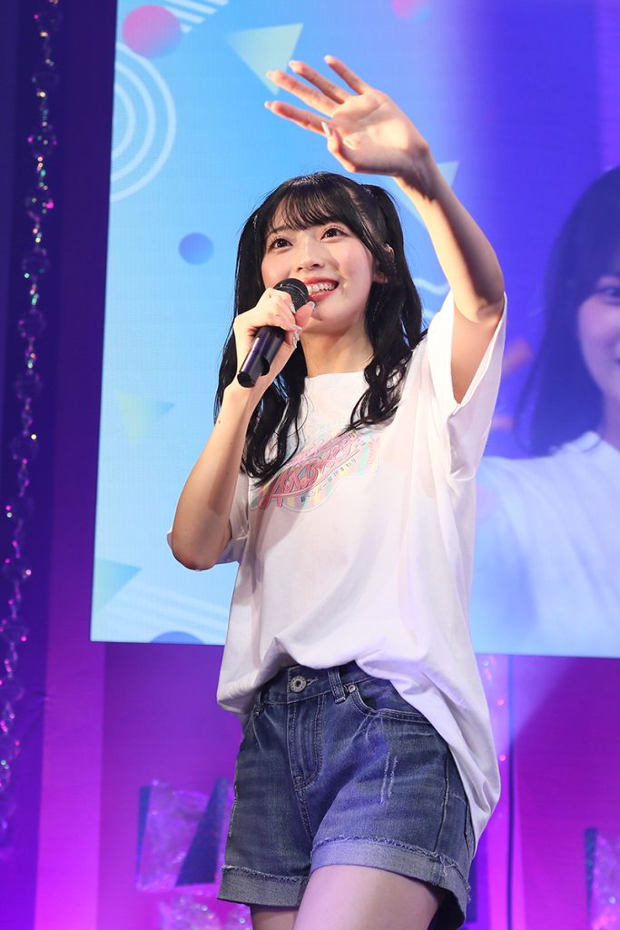 『AKB48 17期生昇格記念LIVE!新メンバー挨拶まわり~私たち、AKB48 です~』より