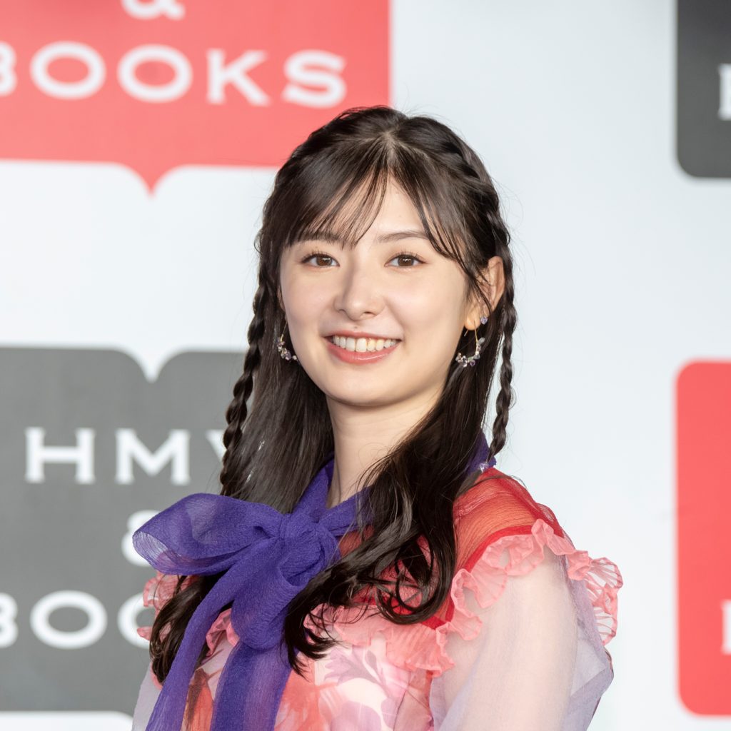 武藤十夢が「2025年カレンダー」発売記念取材会に出席