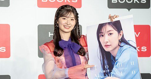 武藤十夢、2025年カレンダー発売「倍になっています(笑)…いろんな私を