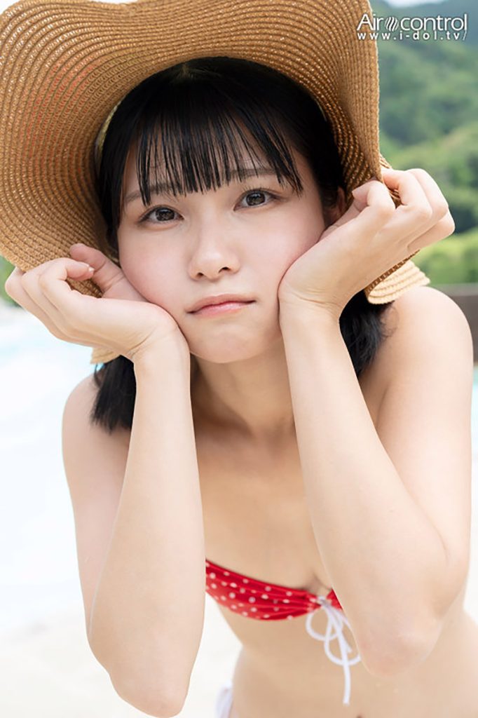グラビアアイドル三田のえイメージDVD「1st Impact むぼうびフォトガール」より