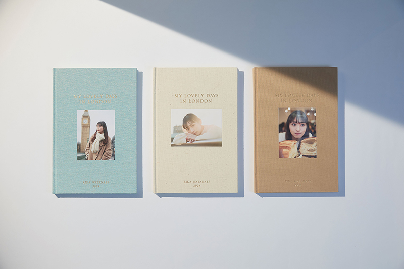 細部にまでこだわった写真集表紙サンプル。オンライン販売:定価5,000円(税込)