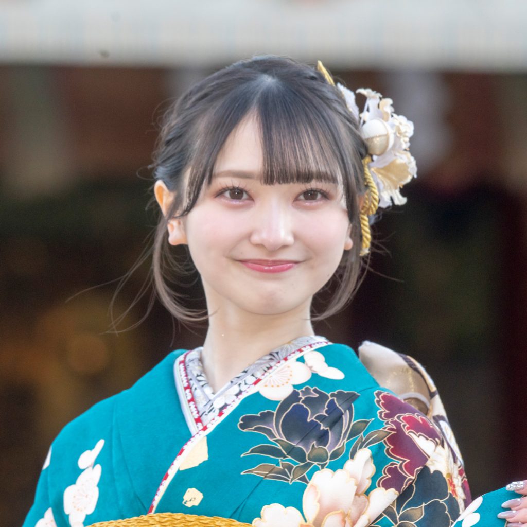 『AKB48 二十歳のつどい 2025』に出席した山﨑空