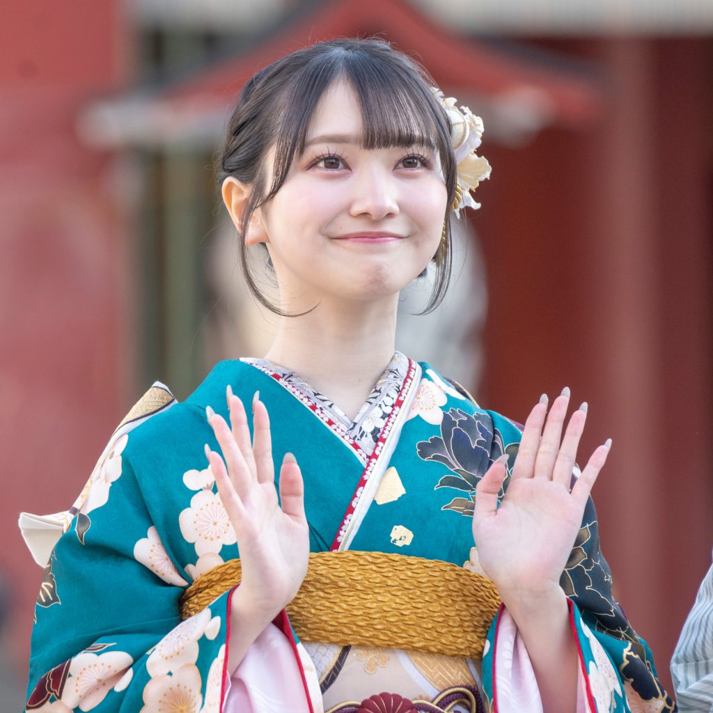 『AKB48 二十歳のつどい 2025』に出席した山﨑空