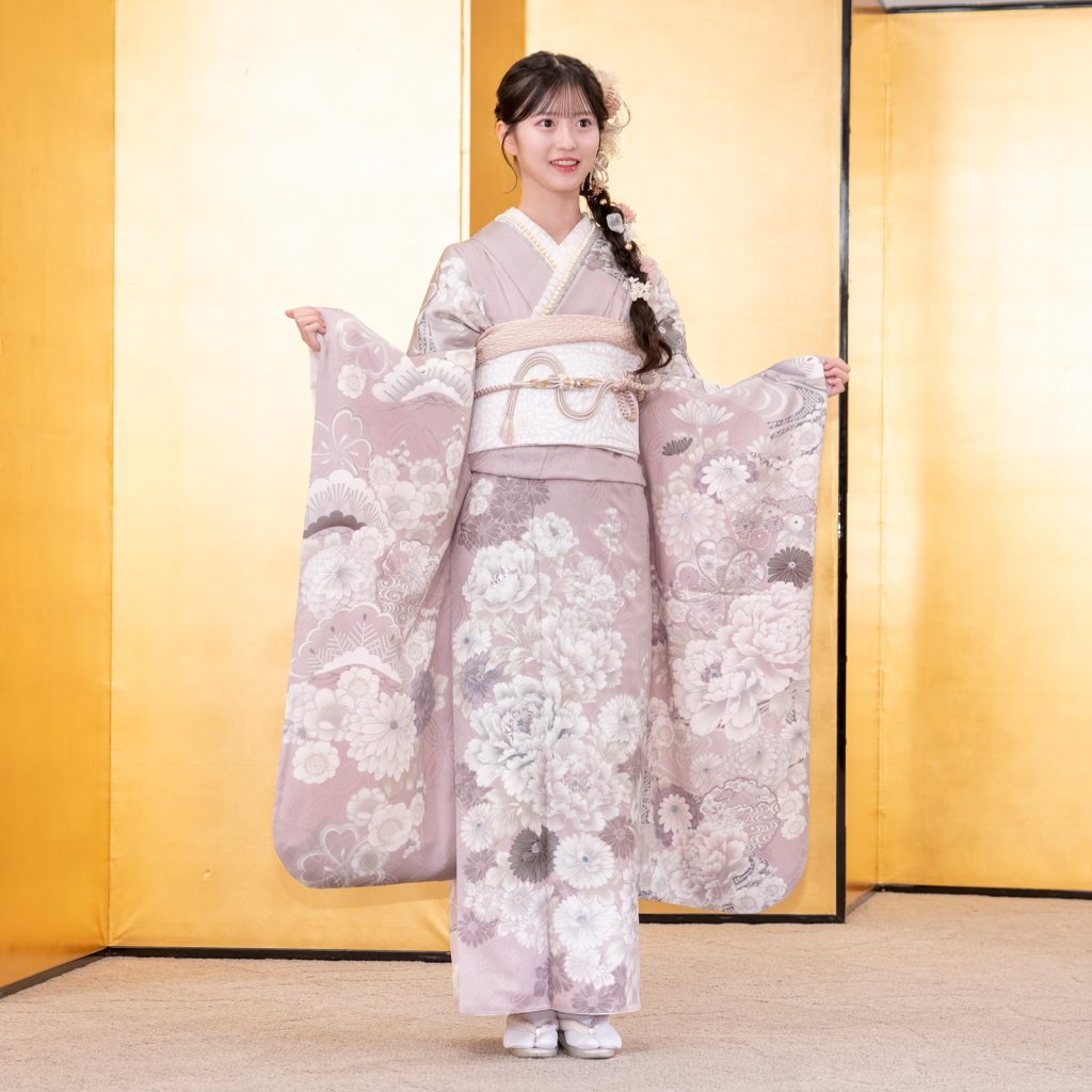 『AKB48 二十歳のつどい 2025』に出席した八木愛月