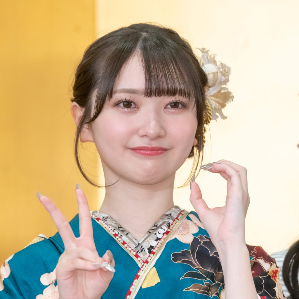 『AKB48 二十歳のつどい 2025』に出席した山﨑空