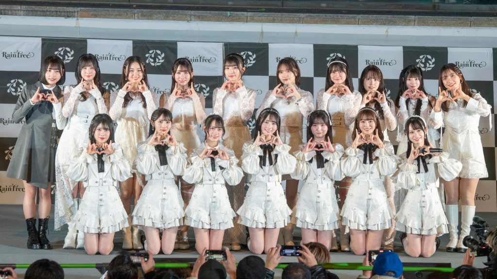 Rain Tree(レインツリー)前列左から加藤柊、佐藤莉華、鈴野みお、綾瀬ことり、遠藤莉乃、新野楓果、橋本真希/後列左から黒澤禾恋、百瀬紗菜、葉山莉瑚、片瀬真花、朝宮日向、吉川海未、永瀬真梨、市原紬希、水野乃愛、仲俣美希