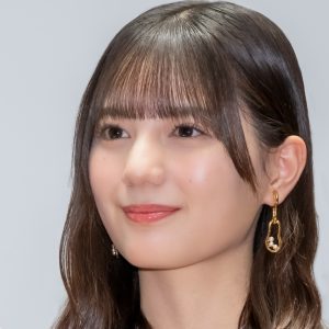 日向坂46小坂菜緒、五期生からの“神”認定に照れ笑い「神様じゃないです…」