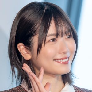 元日向坂46丹生明里の“一日警察署長”姿に「制服姿が可愛いすぎる」「駐禁切られても文句ない」と反響続々