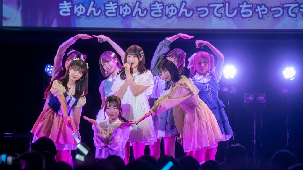 ラフ×ラフ2周年ライブ『ラフ×ラフ 2nd Anniversary LIVE AKO~あかるくカワイく面白く!~』より