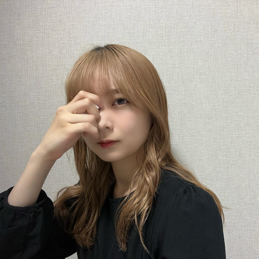 鈴木絢音公式インスタグラム(ayane.suzuki_official)より