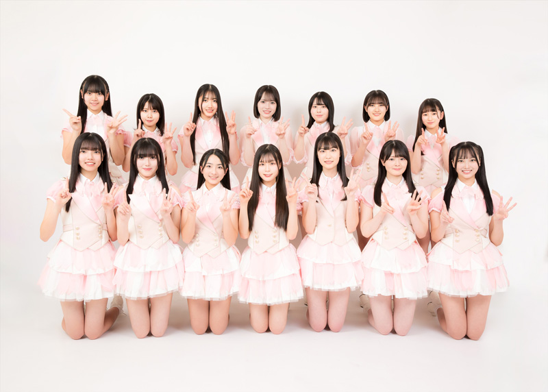 前列左から太田愛恵、川村昇子、久保田怜、雲井紗菜、桒原椿、近藤海琴、桜井愛莉咲／後列左から佐々木希美、立花菖、田村真悠、聖遥花、福原小春、宮本倫花、横井志穂