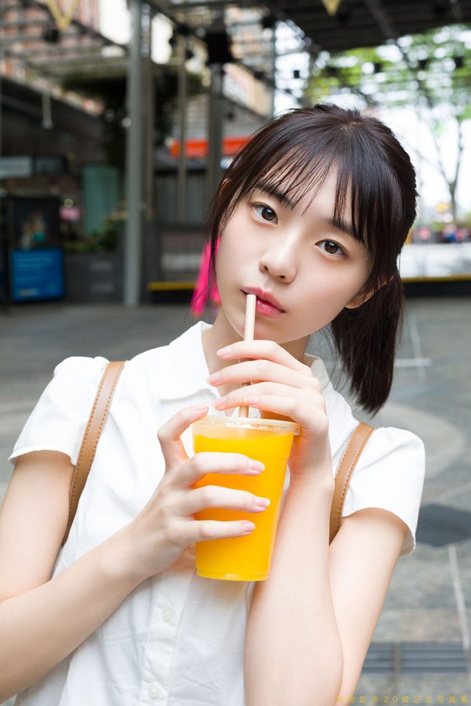 菊地姫奈3rd写真集「memory」より