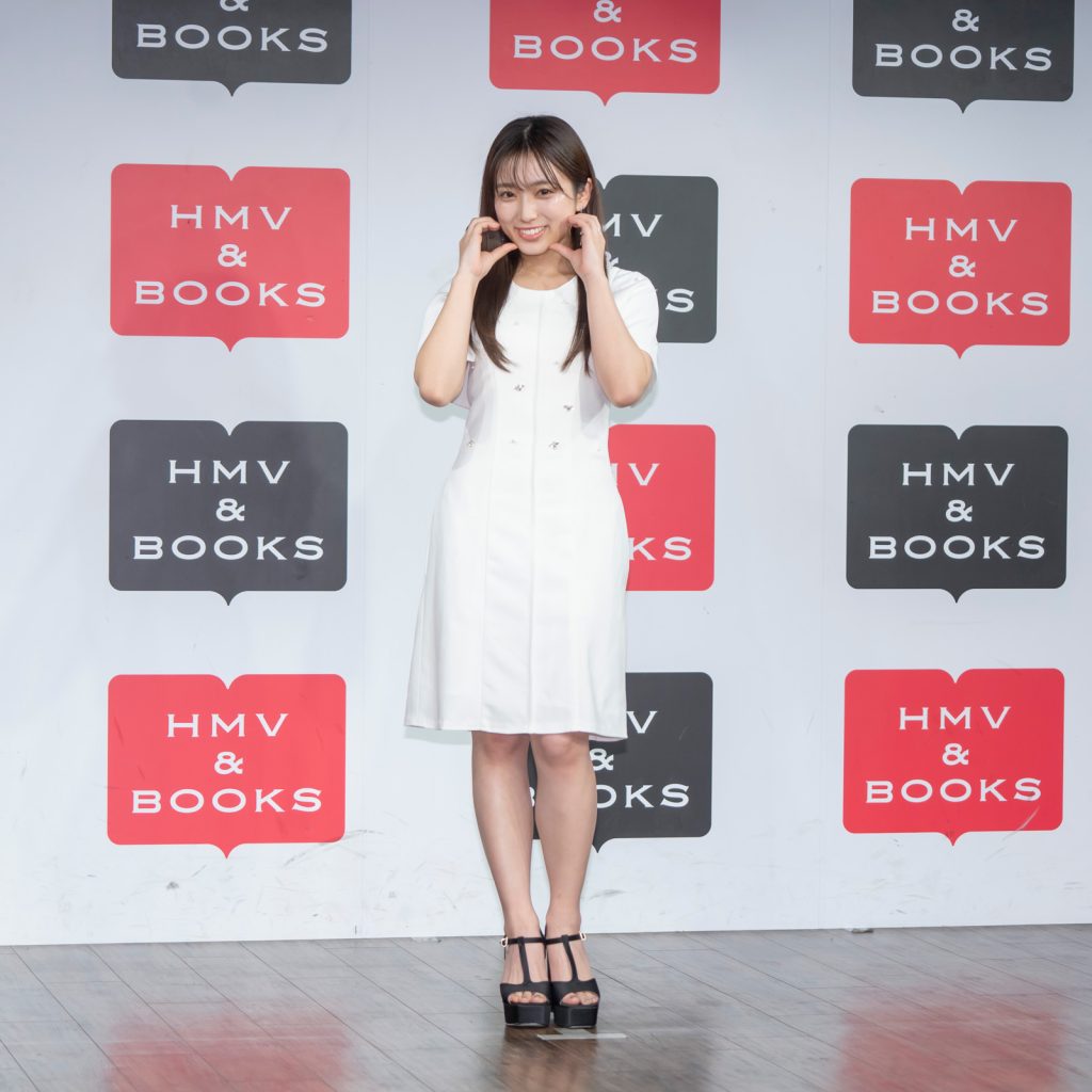 「矢吹奈子2025.4-2026.3カレンダー」発売記念取材会より