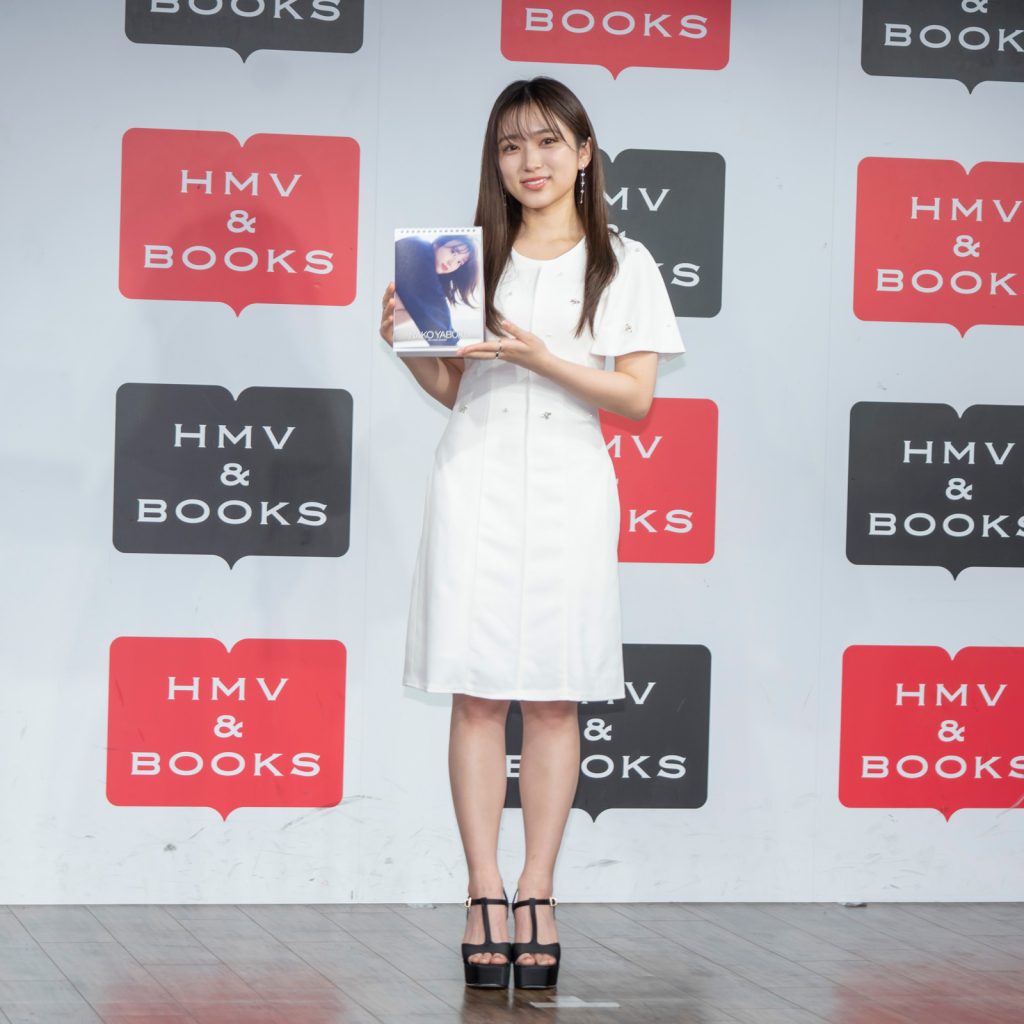「矢吹奈子2025.4-2026.3カレンダー」発売記念取材会より