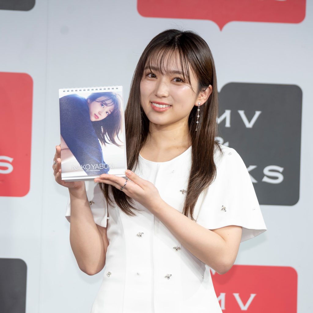 「矢吹奈子2025.4-2026.3カレンダー」発売記念取材会より