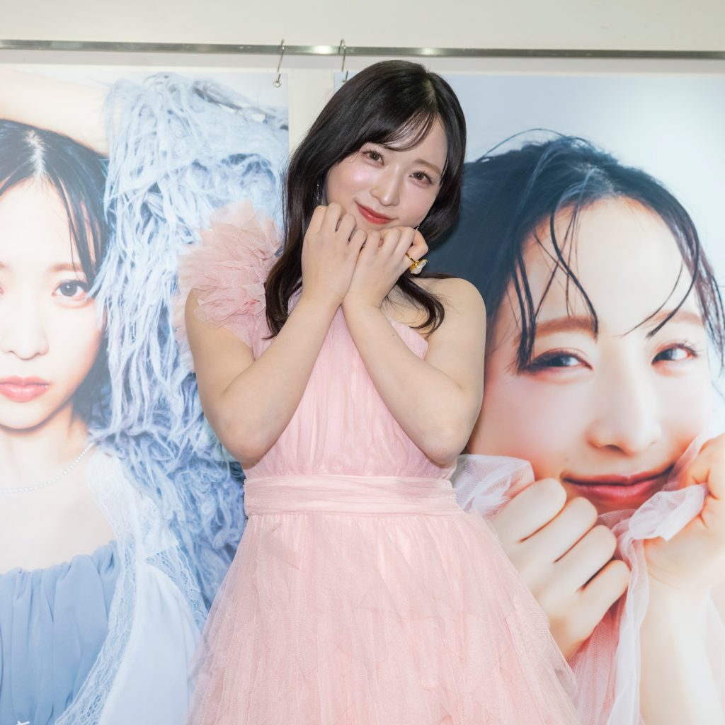 「小栗有以 2025.04-2026.03カレンダー」発売記念取材会より