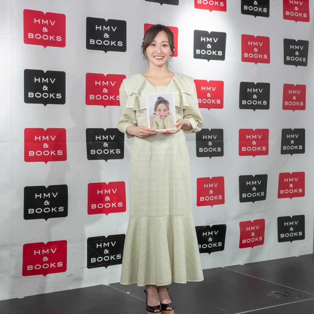 「潮 紗理菜カレンダー2025.4-2026.3」発売記念取材会より
