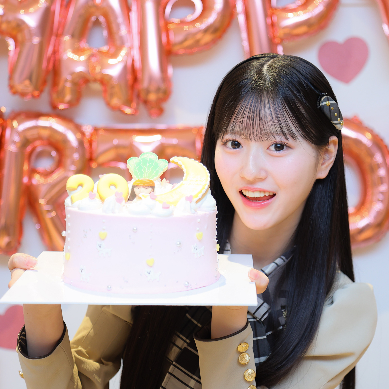 グループ史上初の“研究生センター”…AKB48八木愛月の二十歳の誕生日を