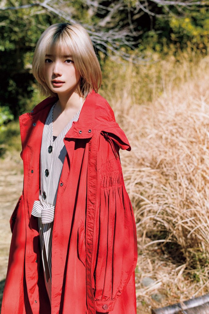 『週刊少年マガジン17号』に登場している櫻坂46・藤吉夏鈴