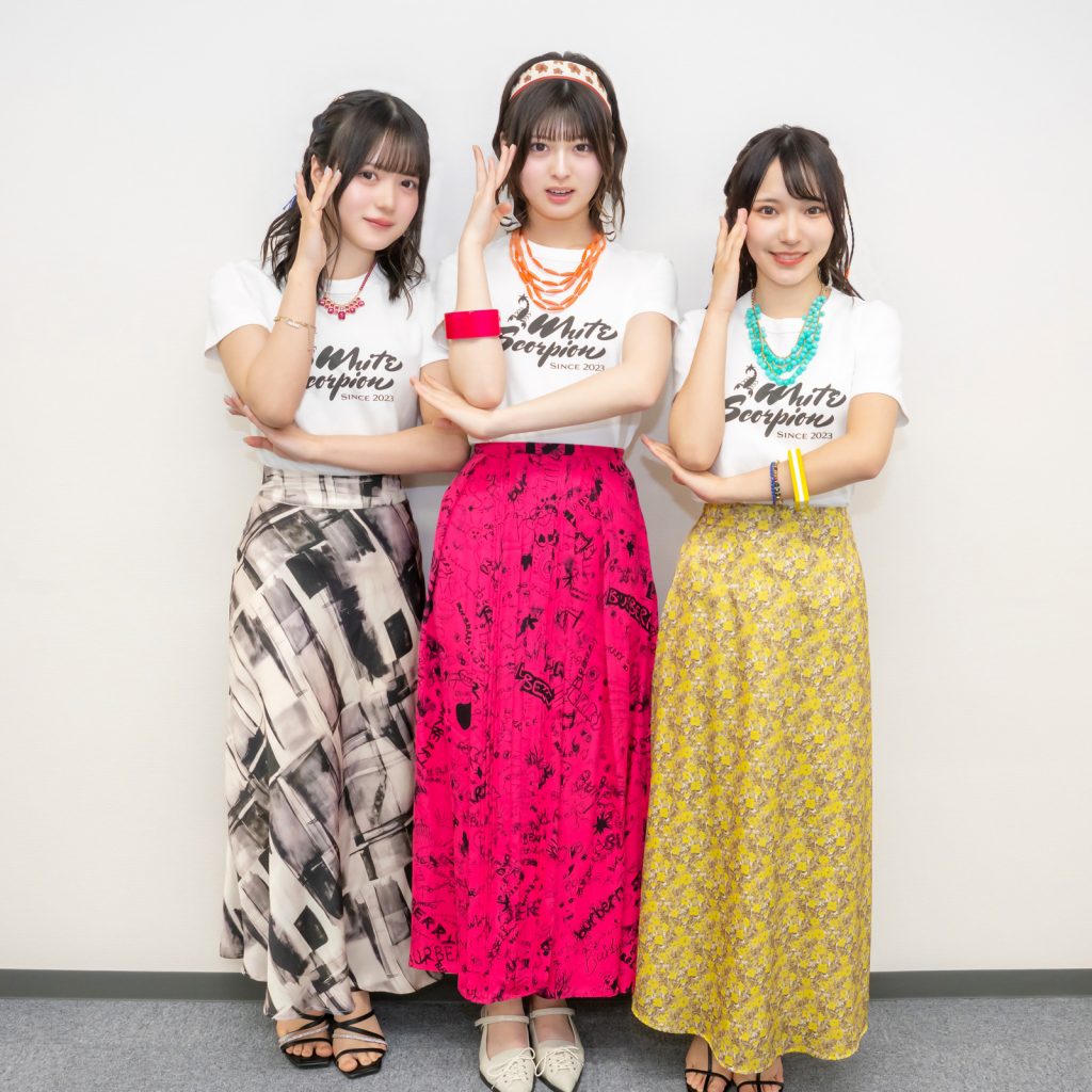 WHITE SCORPION・ACE、HANNA、ACO(写真左から)