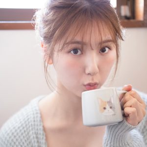 SKE48菅原茉椰、しなやかなボディーとデコ出しヘアスタイルを披露