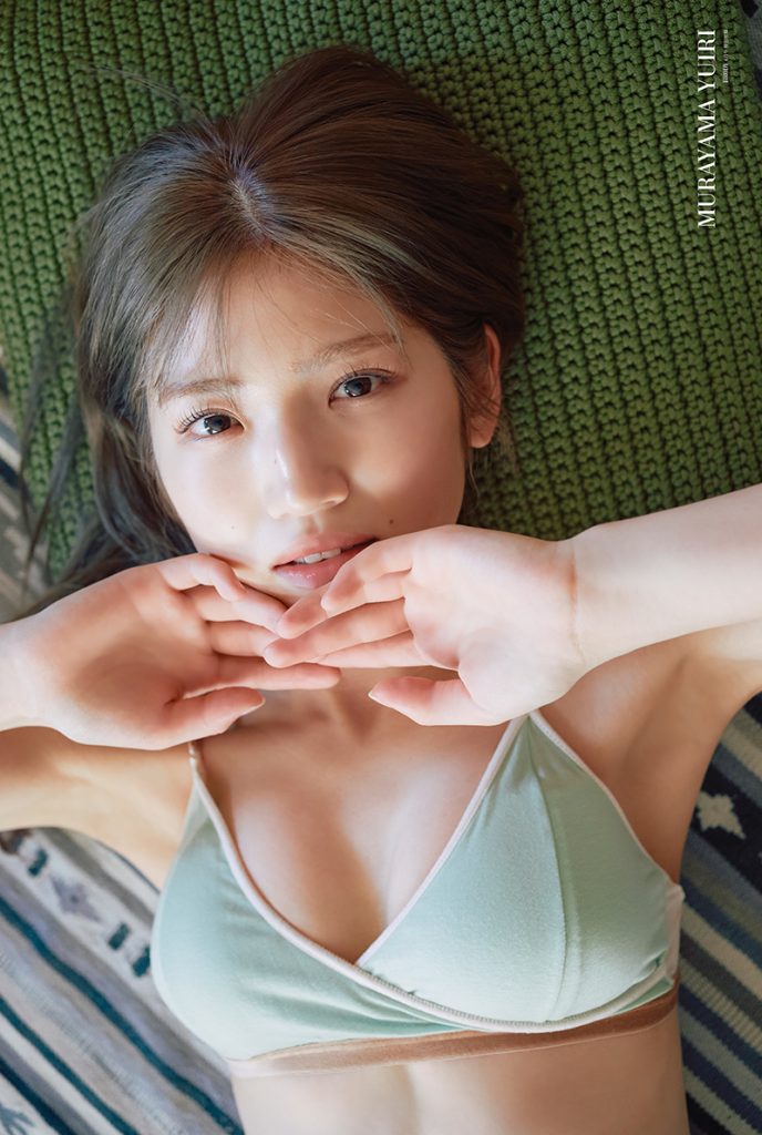 『BRODY6月号』両面特大ポスター裏：AKB48・村山彩希