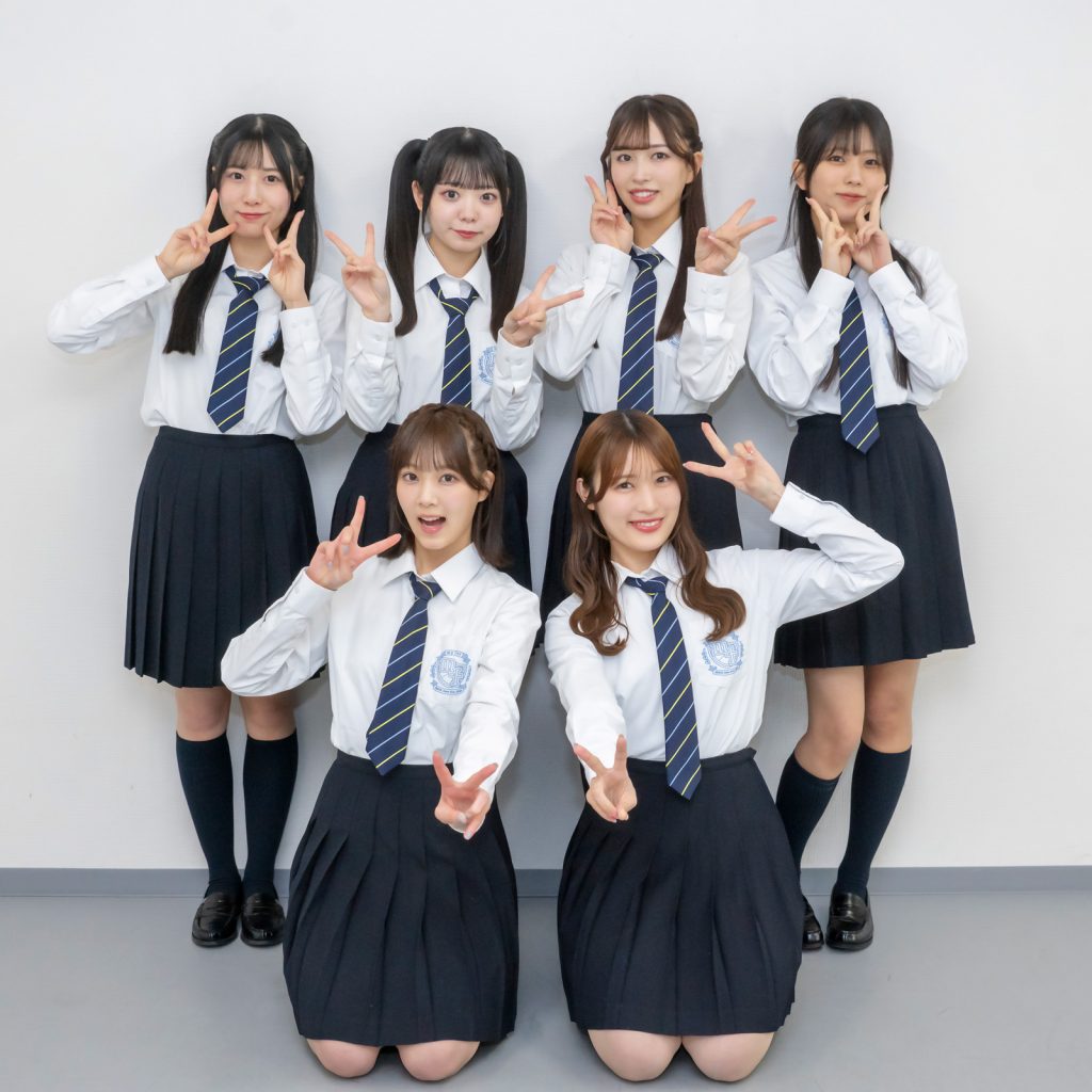 「my fav」前列左から古松華、田中美帆、後列左から黒瀬梨花、園田一花、川又あん奈、西村瑠香