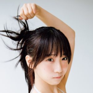 コスプレイヤー伊織もえ、春デートを満喫するグラビアショット