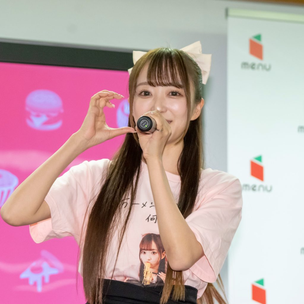 「デリ麺プロジェクト」メディア発表会に出席したラフ×ラフ日比野芽奈