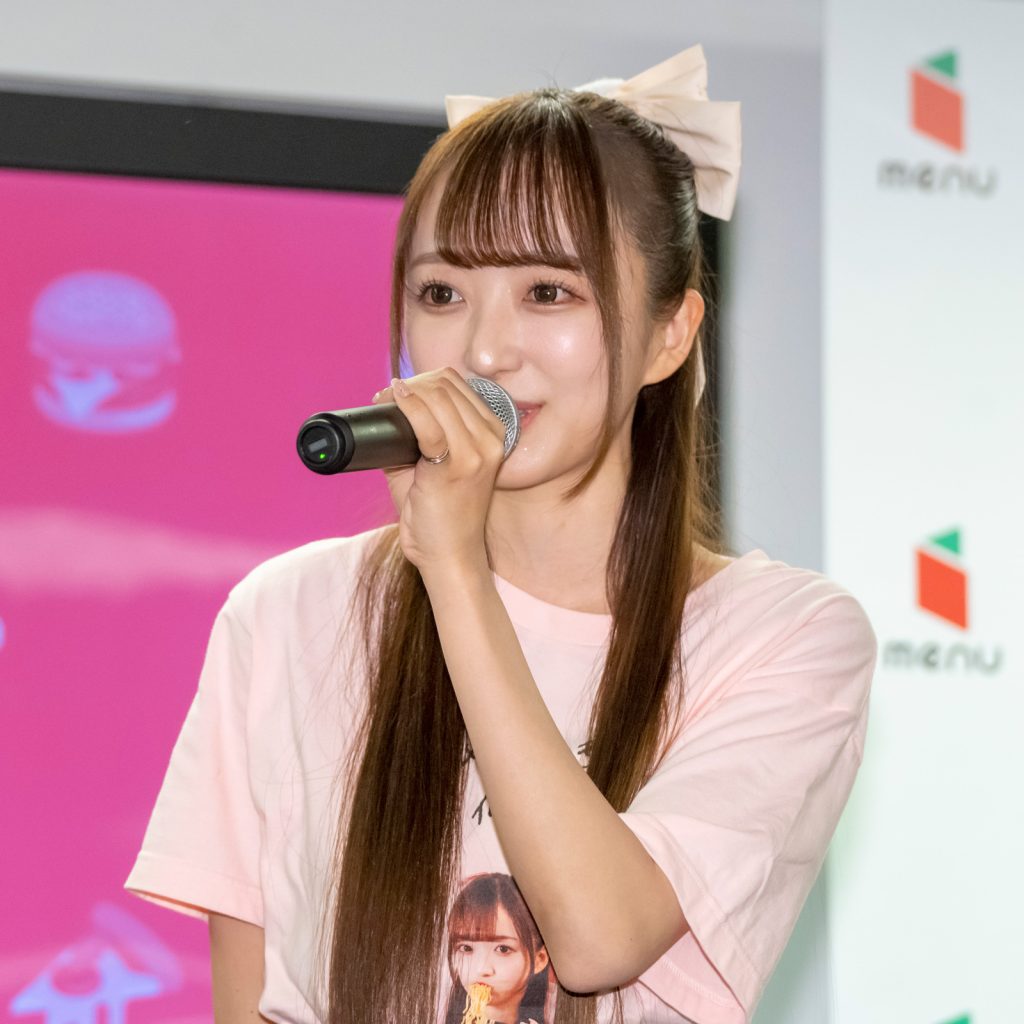 「デリ麺プロジェクト」メディア発表会に出席したラフ×ラフ日比野芽奈