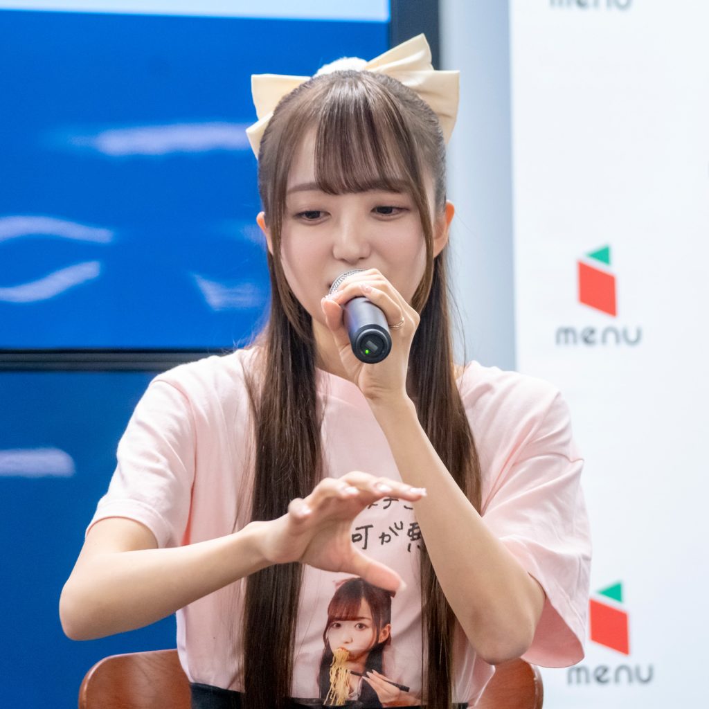 「デリ麺プロジェクト」メディア発表会に出席したラフ×ラフ日比野芽奈