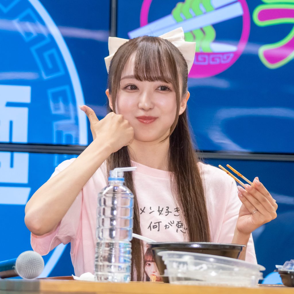 「デリ麺プロジェクト」メディア発表会に出席したラフ×ラフ日比野芽奈