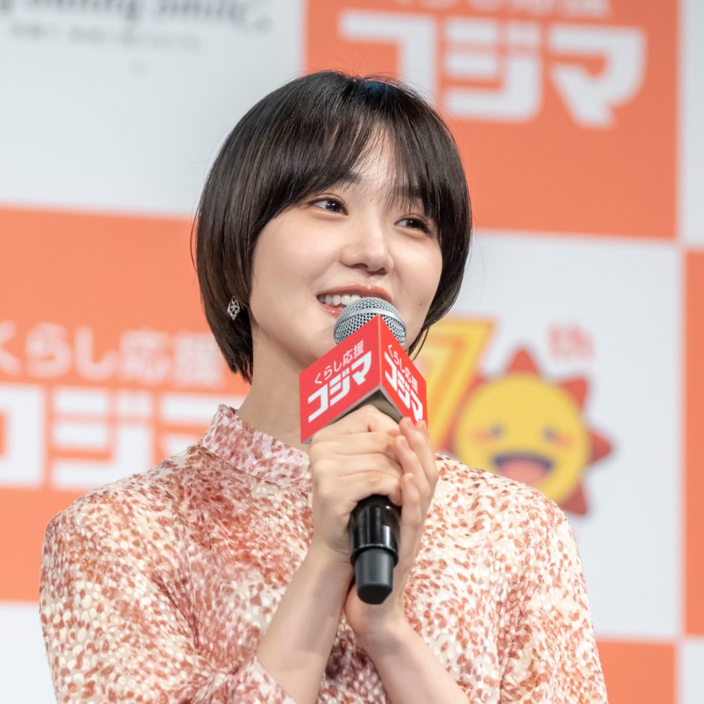 「コジマ70周年 TVCM発表会」に出席した奈緒