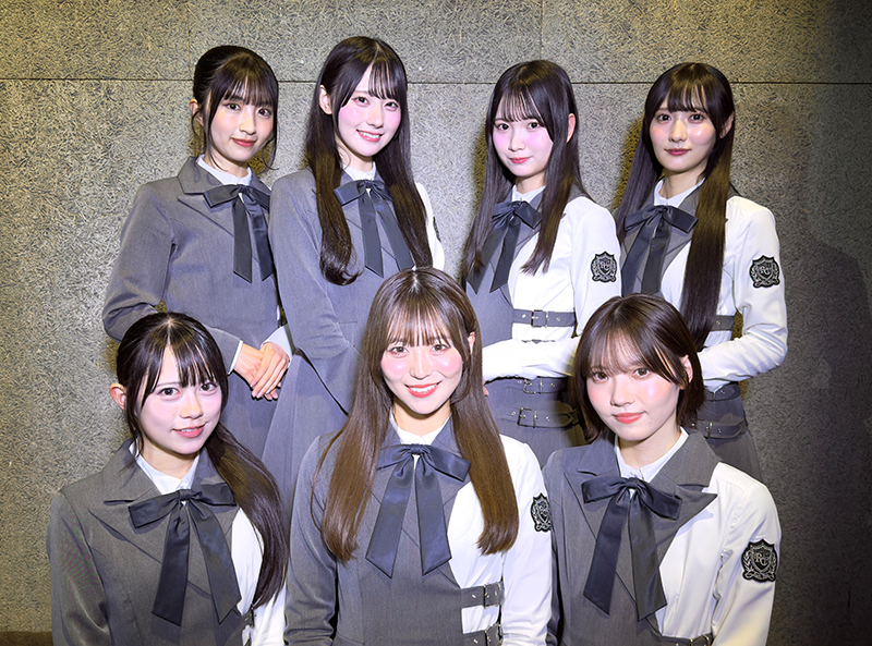 Rain Tree 2ndデジタルシングル『つまり』のメインメンバーに選ばれた朝宮日向、綾瀬ことり、遠藤莉乃、佐藤莉華(後列左から)/鈴野みお、新野楓果、吉川海未(前列左から)