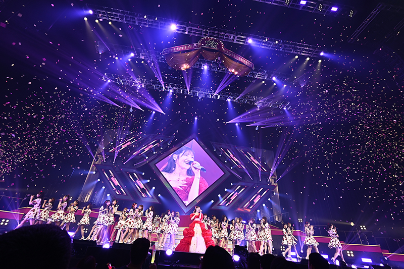 『AKB48 20th Year 春コンサート2025村山彩希 卒業コンサート ~りんごの花が咲く頃に~』より